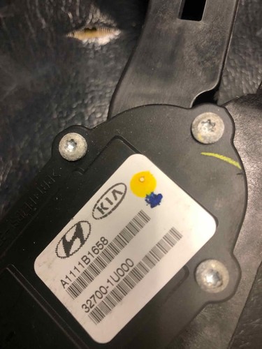 Gas Pedal Assembly KIA SORENTO 11 - Foto 3 di 4