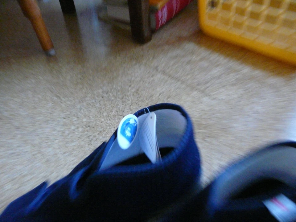 NEU VERBANDSCHUHE Hausschuhe Klettverschluss weich Gr 43 Varomed blau Vegan - Bild 2 von 4