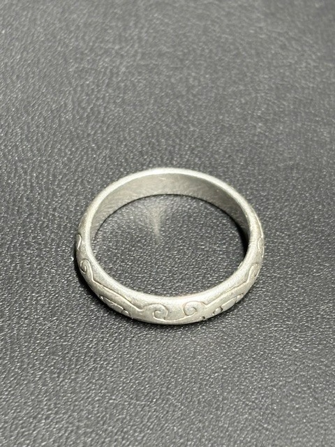 925 STERLING SILVER CONTINUOUS SCROLL DESIGN BAND… - image 5