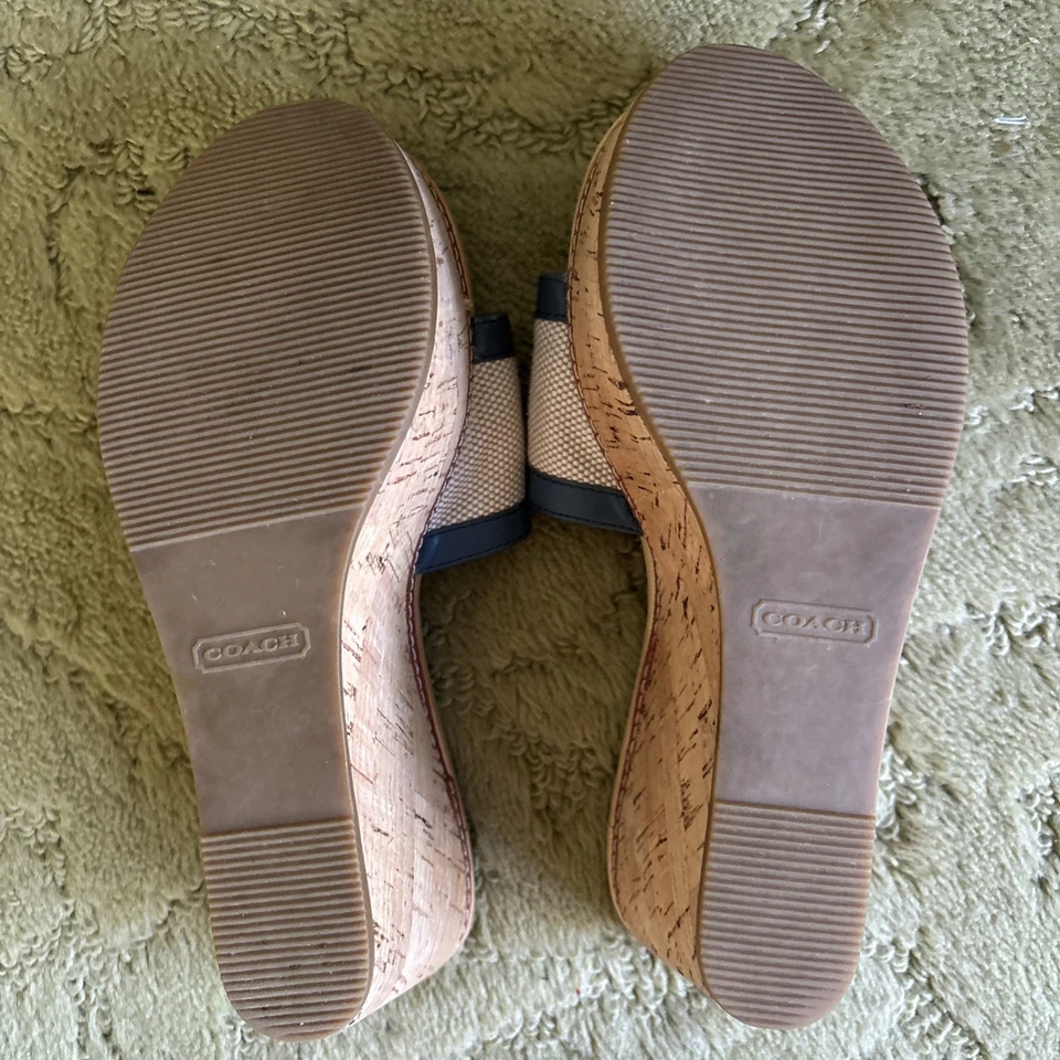 Sandalia de cuña Coach con plataforma floral espalda abierta Jesaca talla 5,5B Foto 3 de 4