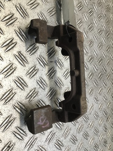Bremssattelträger links vorne BMW 3er (E90) 318d  100 kW  136 PS (02.2007-03.201