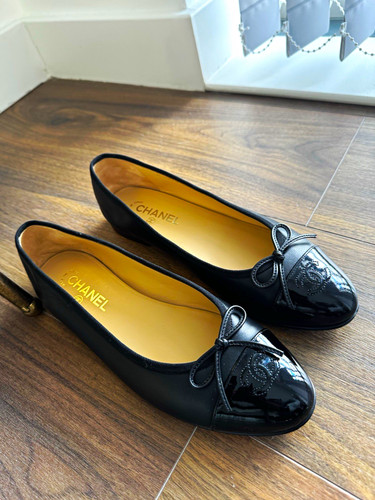 CHANEL Ballerina Ballet Flats Black Leather Patent Cap Toe Bow CC Logo EU 42