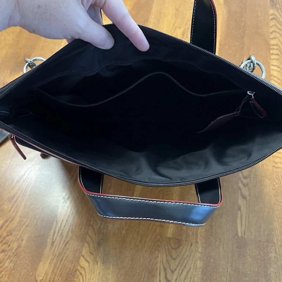 Bolsa de negócios Lodis couro preta para laptop com bolso organizacional 13H X 14,5L X 4D - Imagem 4 de 4