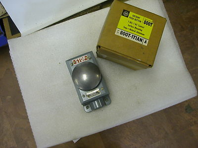 NEW ALLEN BRADLEY OIL TIGHT PUSH BUTTON SWITCH  800T-1T1AN