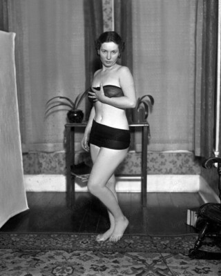 8x10 Print Sexy Pin Up 1930's - 1940's Figure Model Classic #372 A