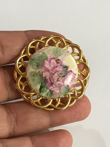 Vintage Victorian Edwardian Hand Painted Porcelain Floral Gilt Edge Brooch
