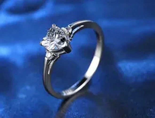 Anillos de circonita cúbica en forma de corazón para mujer joyas de moda alianzas de boda anillo de 2 mm Foto 2 de 4