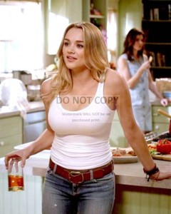 HUNTER KING IN THE TV SERIES "LIFE IN PIECES" - 8X10 PUBLICITY PHOTO