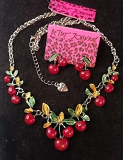 Sweet Red CHERRY Leaf Blossom Choker Betsey Johnson Enamel Necklace Earrings SET