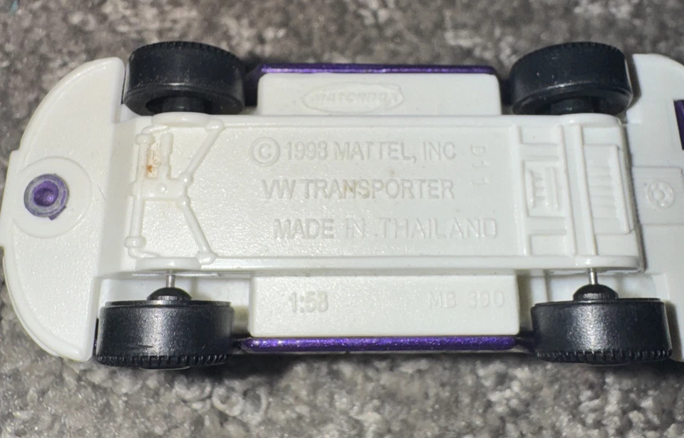 Matchbox 1998 VW Volkswagen Kombi Transporter Van Vintage collectable Purple - Image 4 of 4