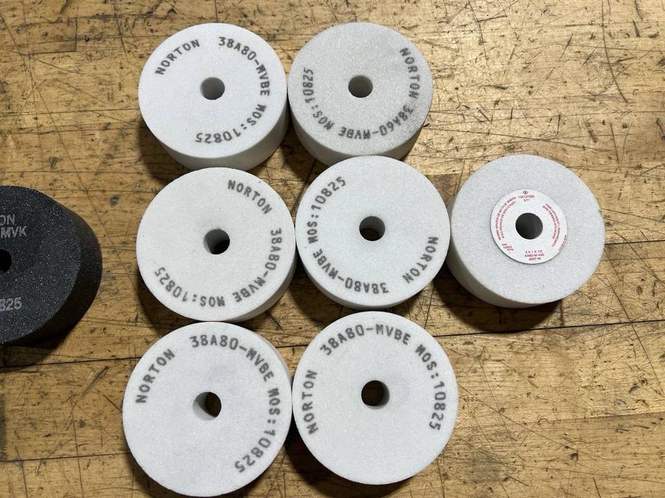 Norton y otras ruedas Truing de 3”x1”x1/2”, 38A80-MVBE y 37C60-MVK, (17 piezas) Foto 3 de 4