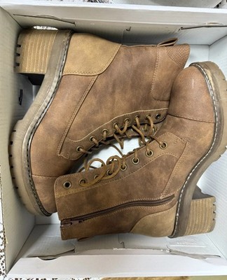 Women s Size 7 M  B-52  By Bullboxer Original BOX. 