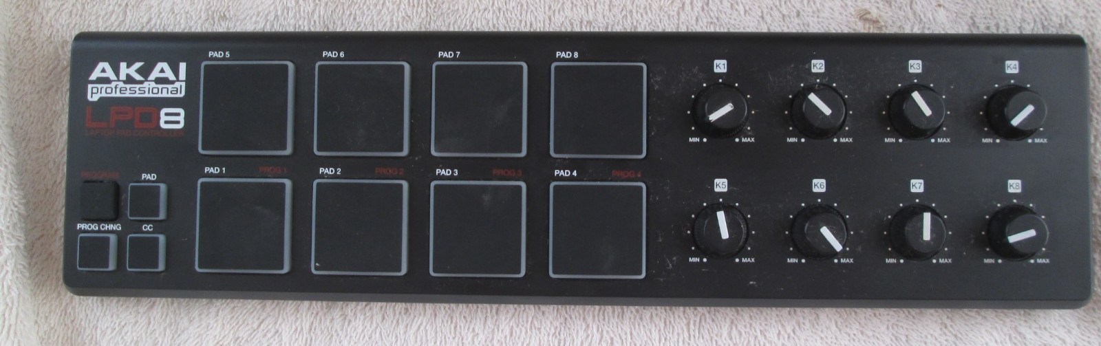 AKAI Professional LPD8 Portable USB Midi Laptop Pad Controller / Untested