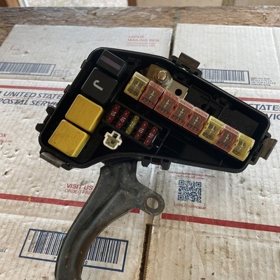 98 Volvo V70 S70 Main Fuses Relay Fuse Box