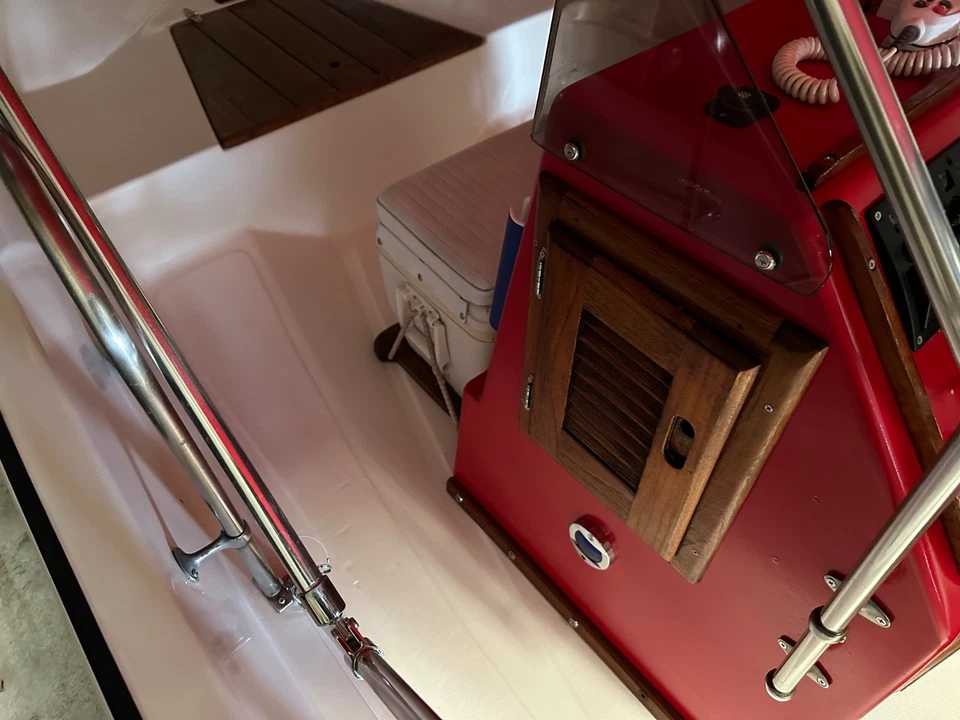 17’ BOSTON WHALER 17’ MONTAUK - Image 3 of 4