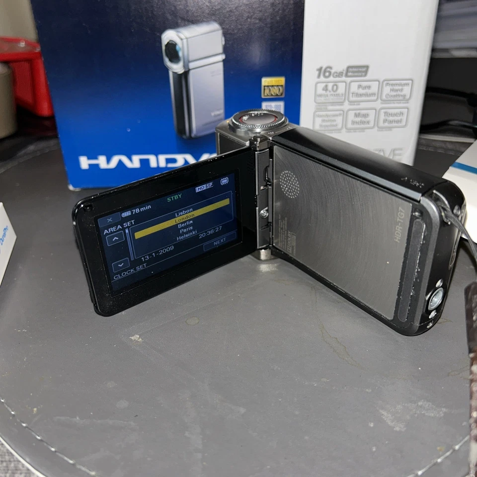 Sony Handycam HDR-TG7VE Digital - Boxed with charge and 2 new batteries - Image 4 of 4