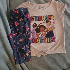 Disney Encanto Cream T-Shirt with Colorful Print Leggingd