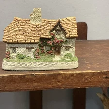 David Winter Sussex Cottage House Figurine Decoration Vintage 1982