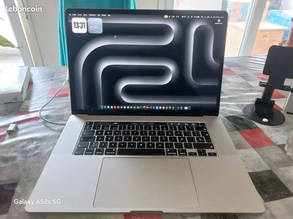 Apple MacBook Pro 16" 2019 · i7 · 16GB · 512GB, photo 1 sur 5