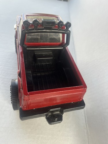 Tootsie Toy Red Chevy 4X4 Pickup Truck S-10 Pressed Steel 1/24 Scale Vintage - Picture 4 of 14
