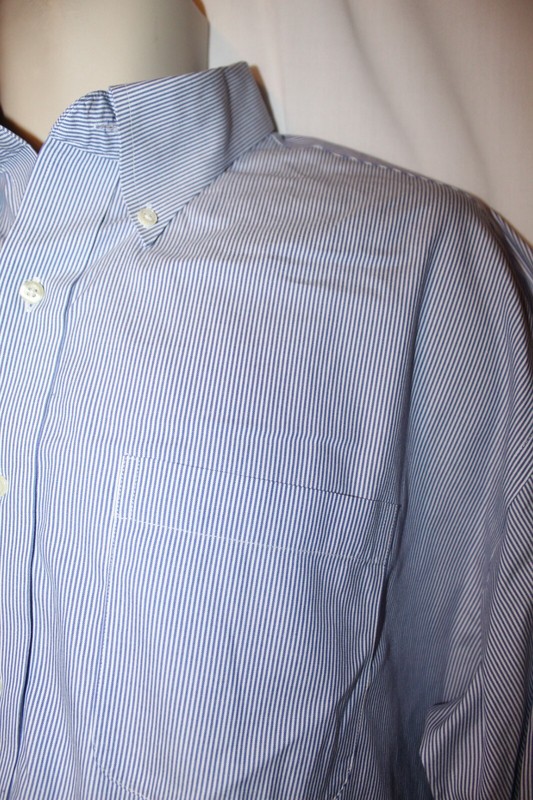 mens Jos. A. Bank traveler woven button shirt XL pre-owned blue pin stripe