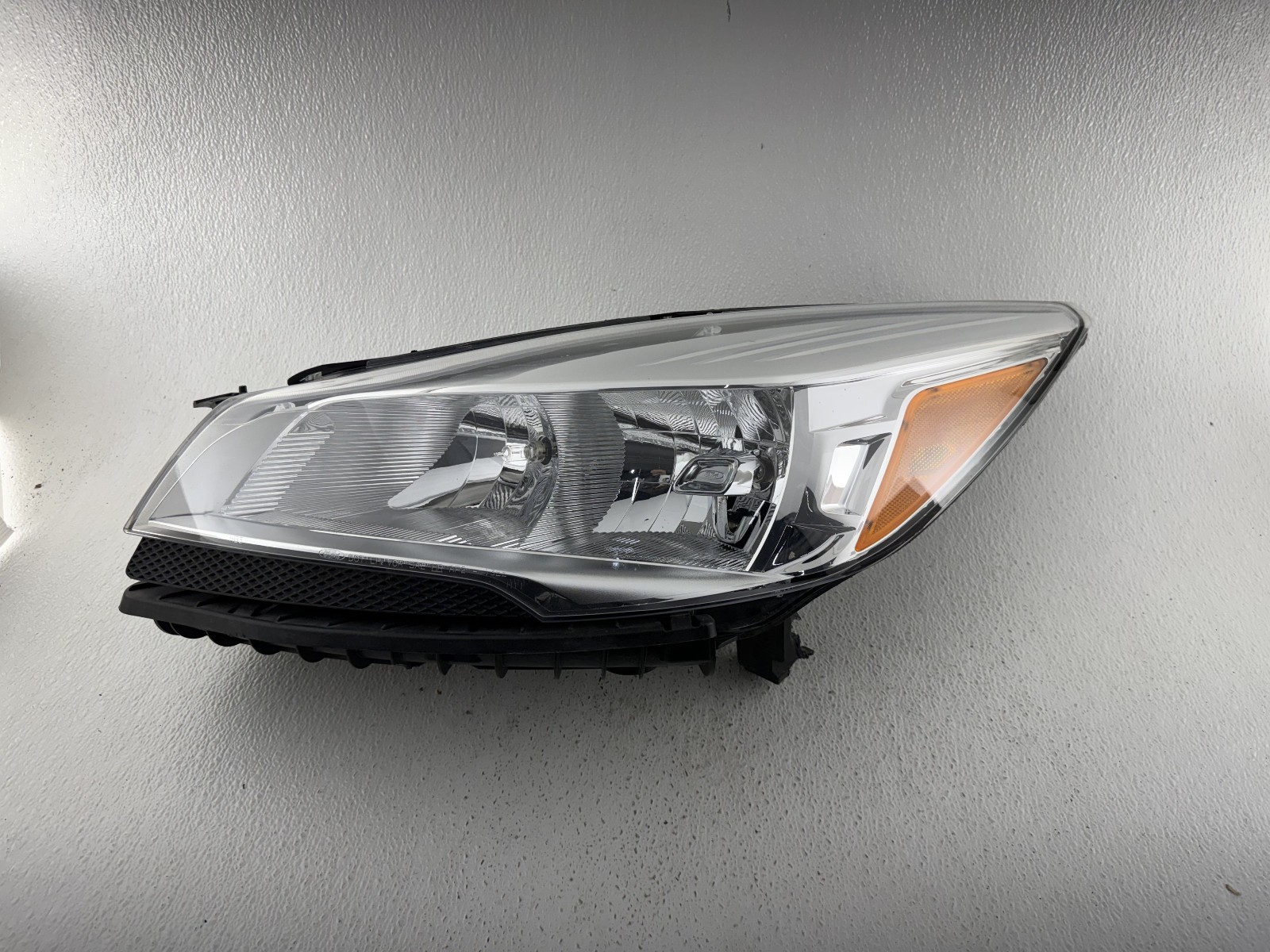OEM | 2013 - 2016 Ford Escape Halogen Headlight (Left/Driver)