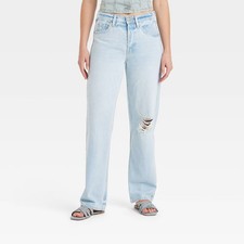 Women's Mid-Rise 90's Baggy Jeans - Universal Thread Light Wash 2