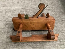 ANTIQUE SCREW LOCK PLOW PLANE DATED 1821, FANCY FENCE, FLAME BIRCH ? L@@K