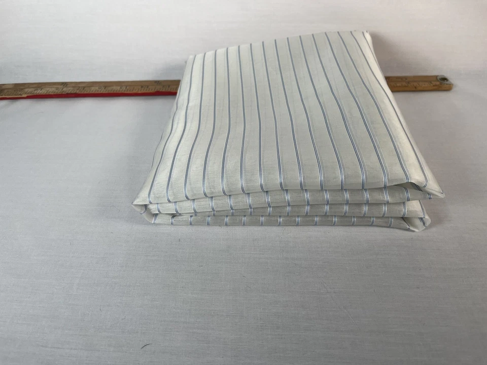 Small Double Blue Stripe on White Silk Organza Fabric 31" x 54" - Image 3 of 4