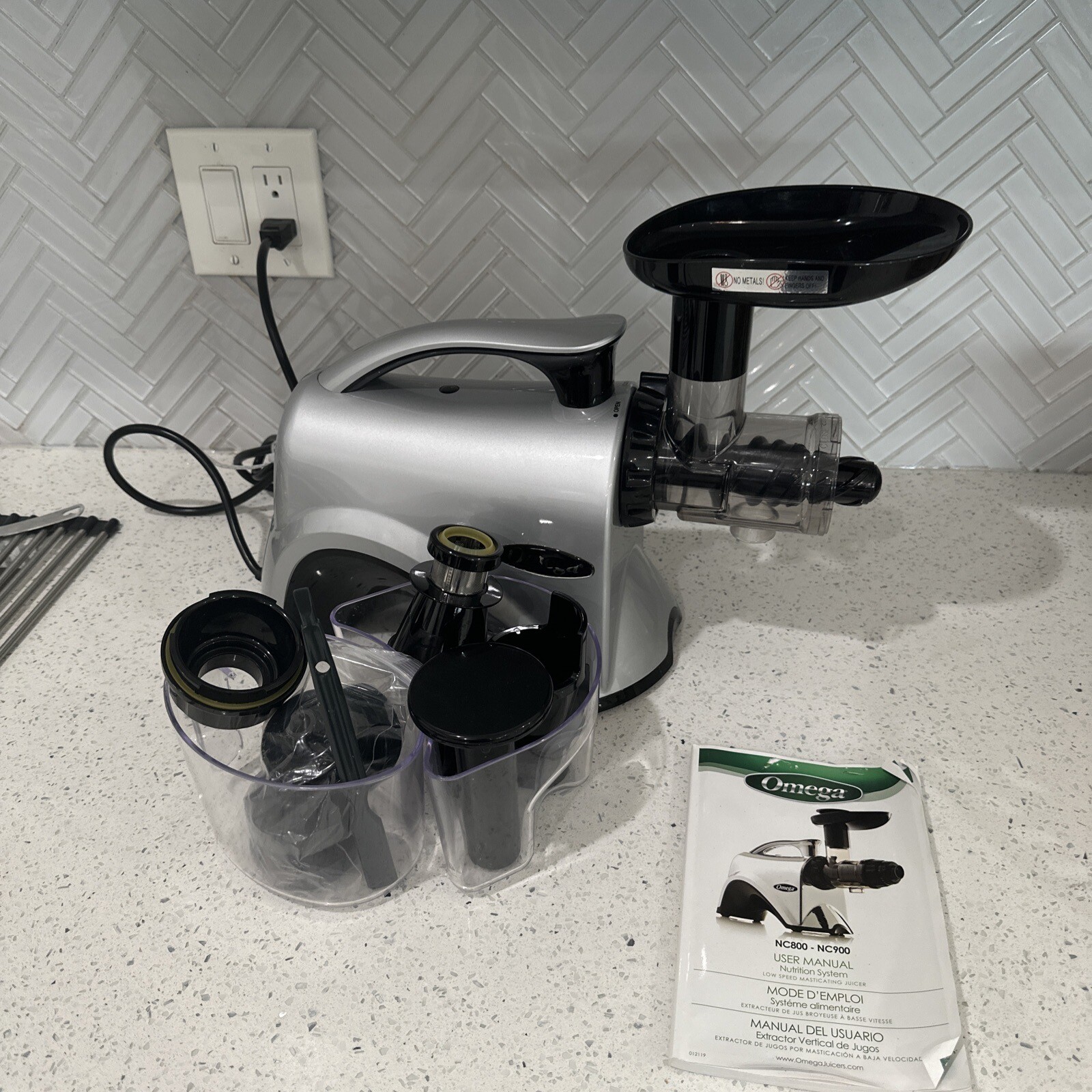 Omega NC900HDC Premium Juicer and Nutrition System. Barely Used
