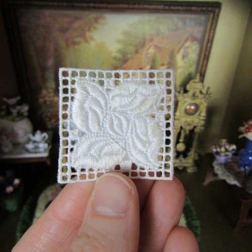 Antique Dollhouse EDWARDIAN 20s DOILY Tablecloth Handmade White Lace Dress Trim - Picture 5 of 12