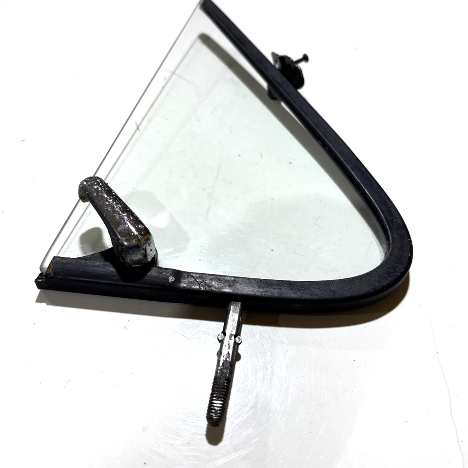 1967-1972 Ford F-Series vidro de ventilação (RH) janela de asa do lado do passageiro (OEM) - Imagem 3 de 4