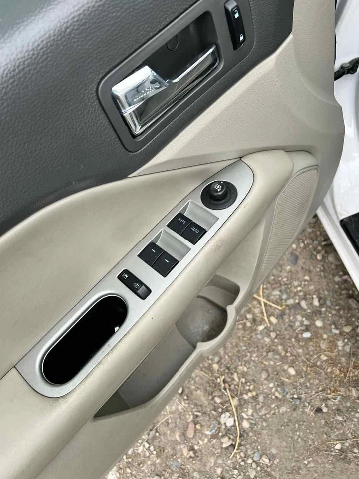 Pinza de freno de disco trasera derecha usada se adapta a: Ford Fusion 2011 trasero derecho grado Foto 3 de 4