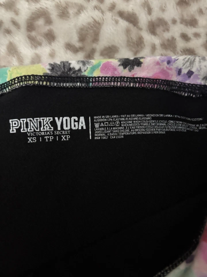 Pantalones de yoga capri plegables de colección Y2K Victoria’s Secret rosa tiro ultra bajo 7” XS Foto 2 de 4
