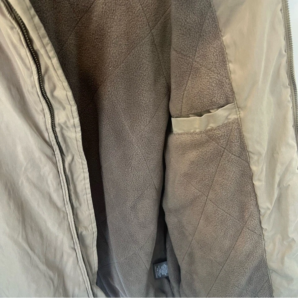 Chaqueta cortavientos Croft & Barrow bronceada ligera con cremallera Foto 3 de 4