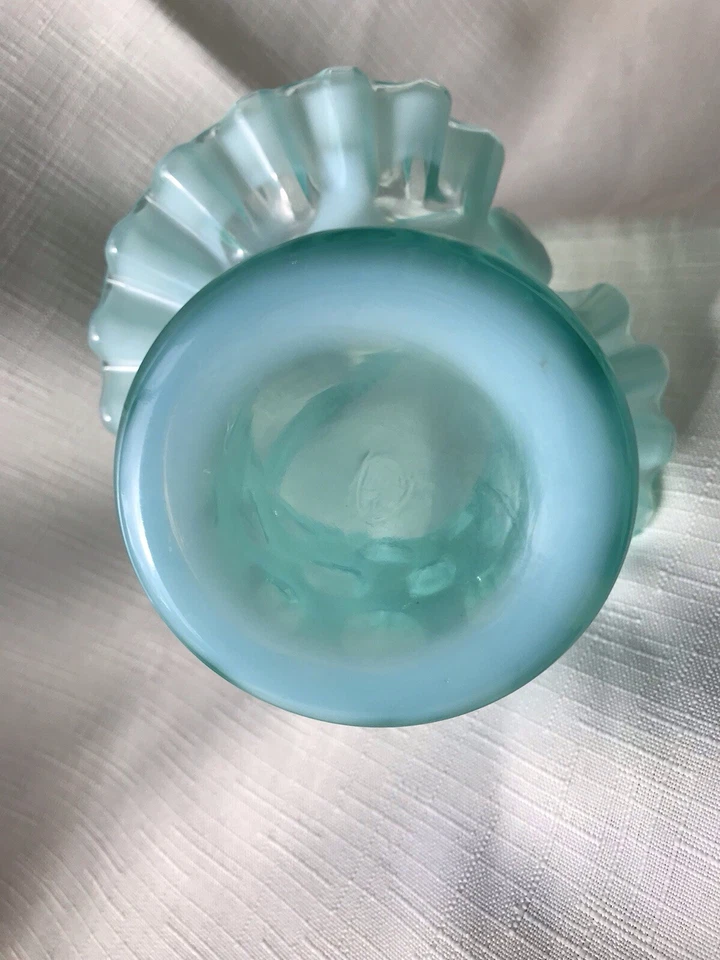 FENTON AQUA OPALESCENT COIN DOT RUFFLED TOP HAT BASKET - Image 4 of 4