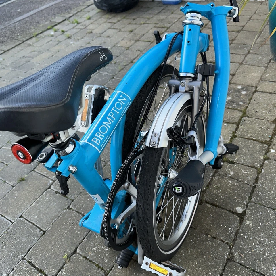 Brompton M6L Folding Bike Barely Used., photo 2 of 5