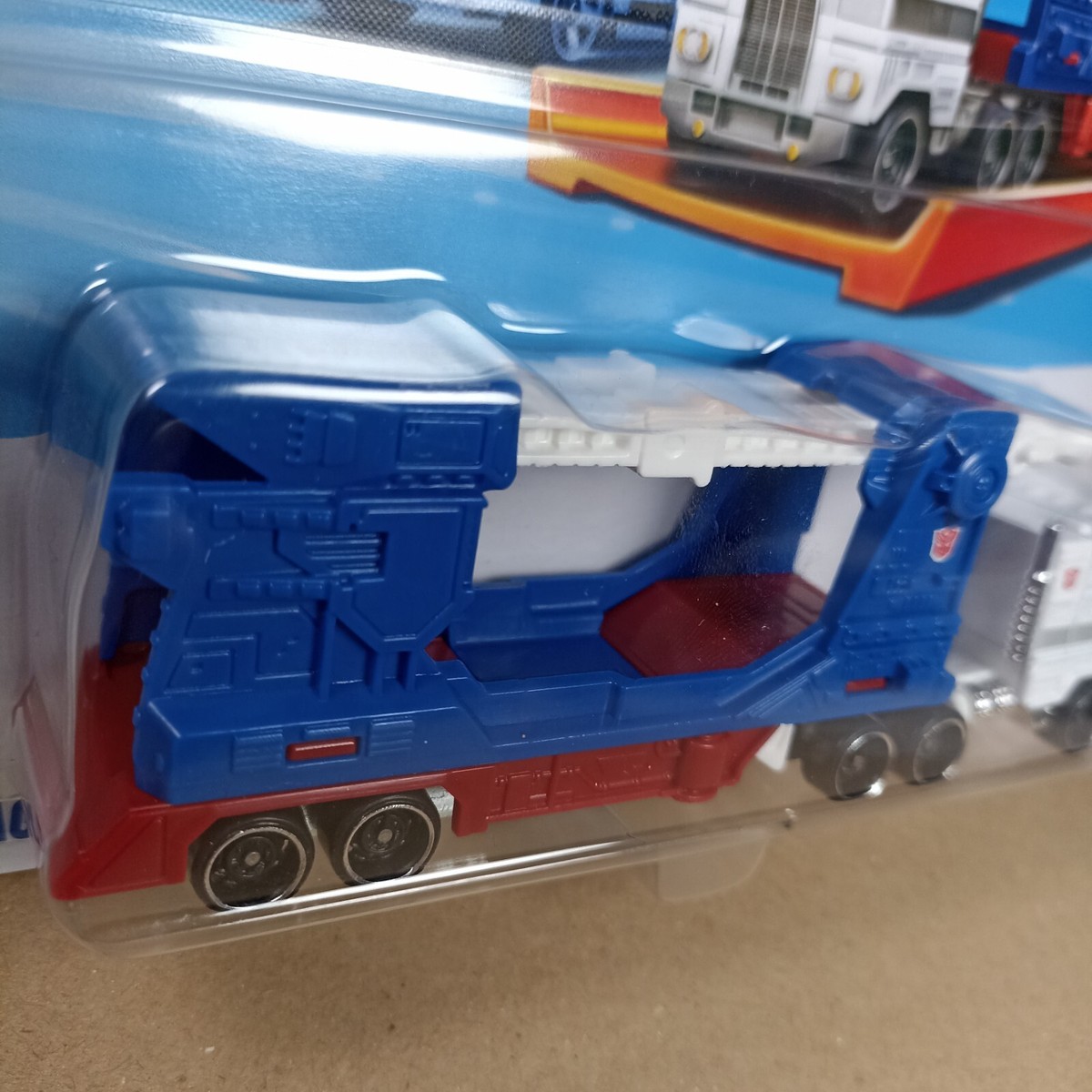 Hot Wheels 2024 Track Fleet Transformers Ultra Magnus 1:64