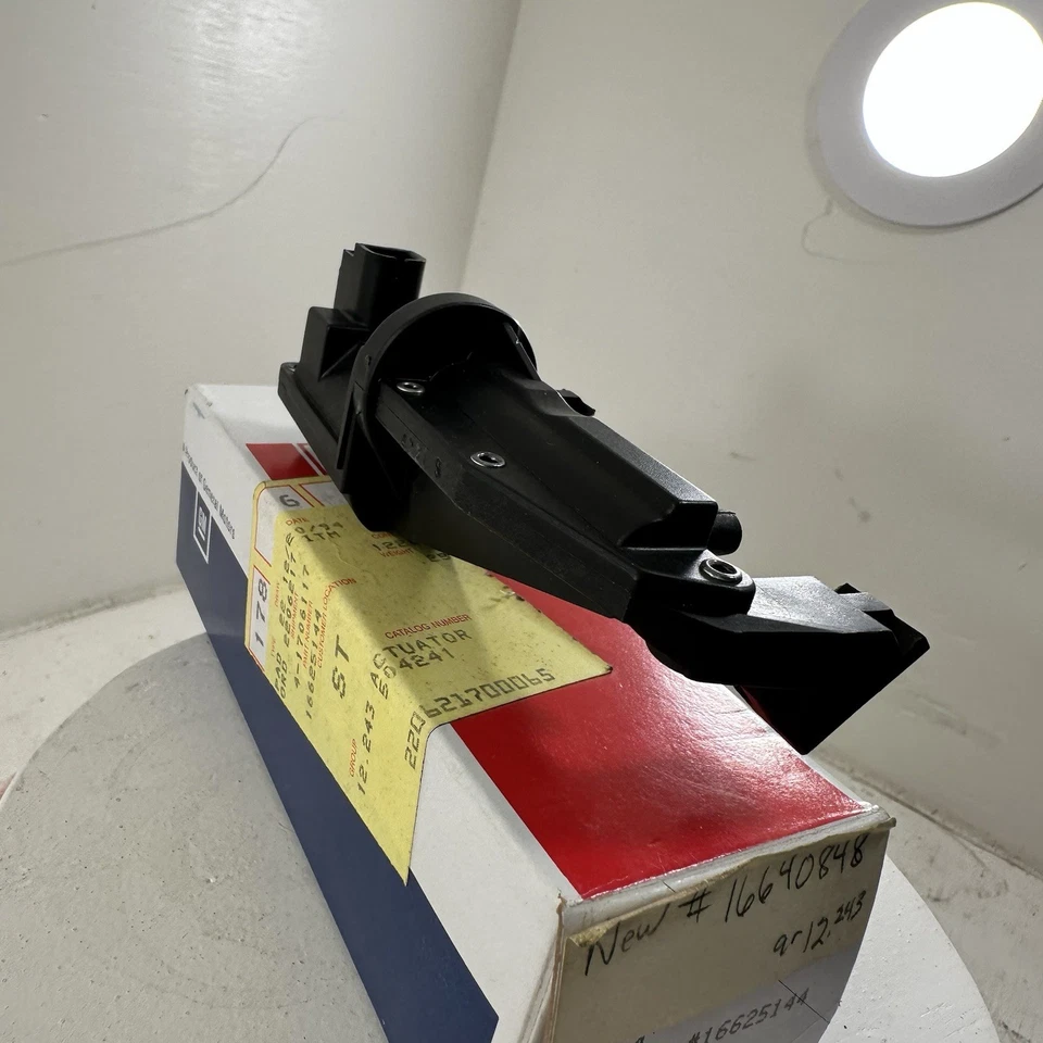 Nuevo actuador de maletero GM Delco 16640848 para Chevy Olds Le Sabre 16625144 Foto 3 de 4