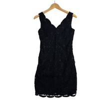 Ann Taylor Eyelet V-neck Scalloped Hem Sheath Dress size 0 Petite Black