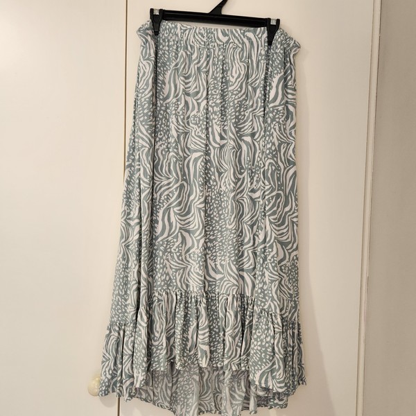 TARGET WOMAN Ladies Size 16 Maxi Skirt High Low Green White Elastic Waist Pocket