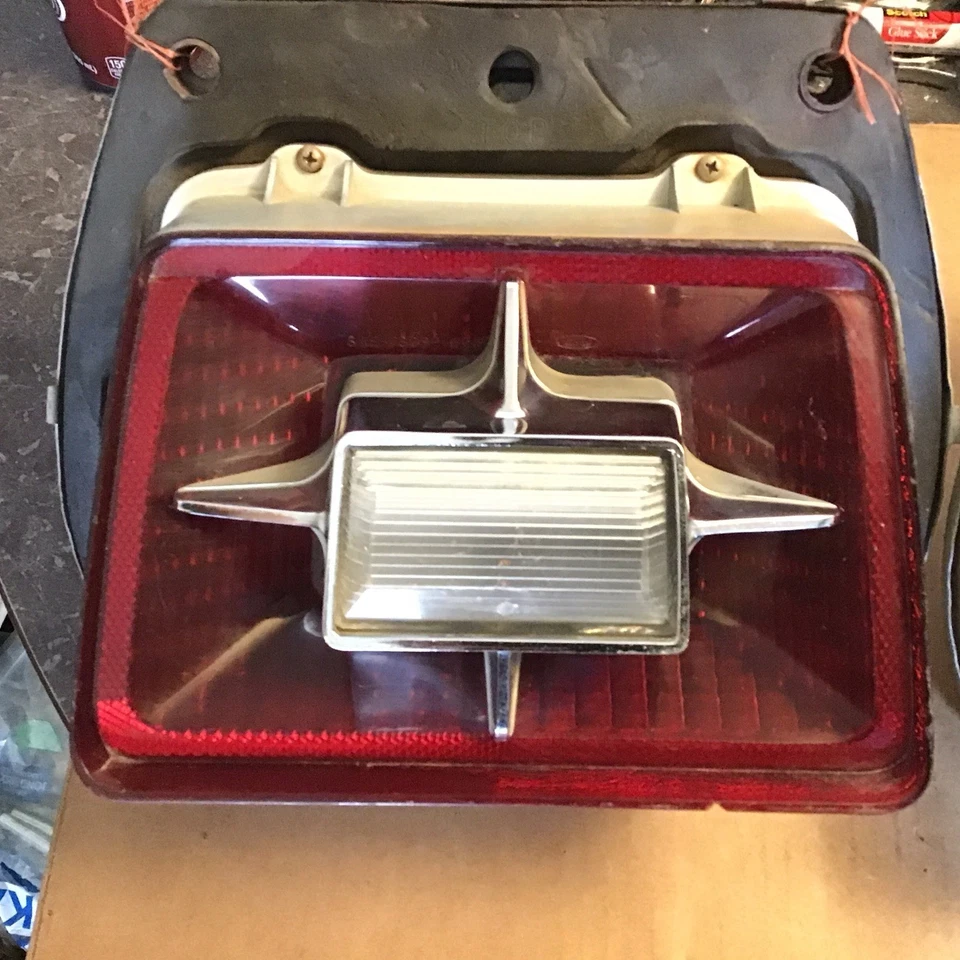 1969 Ford Galaxie 500 Taillights, OEM Direct Replacement Part - Pair Foto 2 de 4
