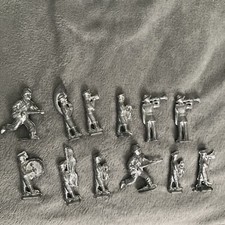 Lot Of 12 Metal Soldiers
