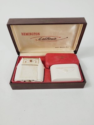 Vintage Remington Lektronic Cordless Mens Electric Shaver w/ Case Set