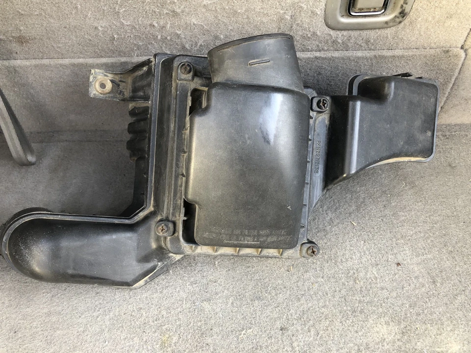 1995-2005 CHEVROLET CAVALIER tubo de mangueira de duto de admissão limpador de ar 1433845 - Imagem 2 de 4