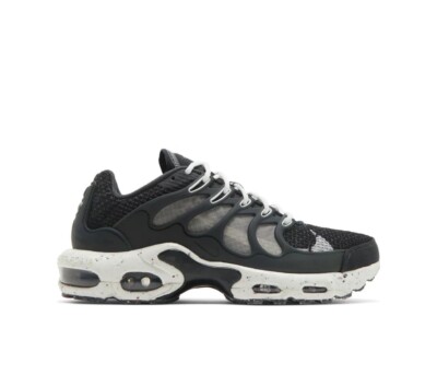 Nike Air Max Terrascape Plus Sneakers Off Noir Black and White Size 13 Amazon.com | Nike Mens Air Max Plus Terrascape DN4590 001  main image 3
