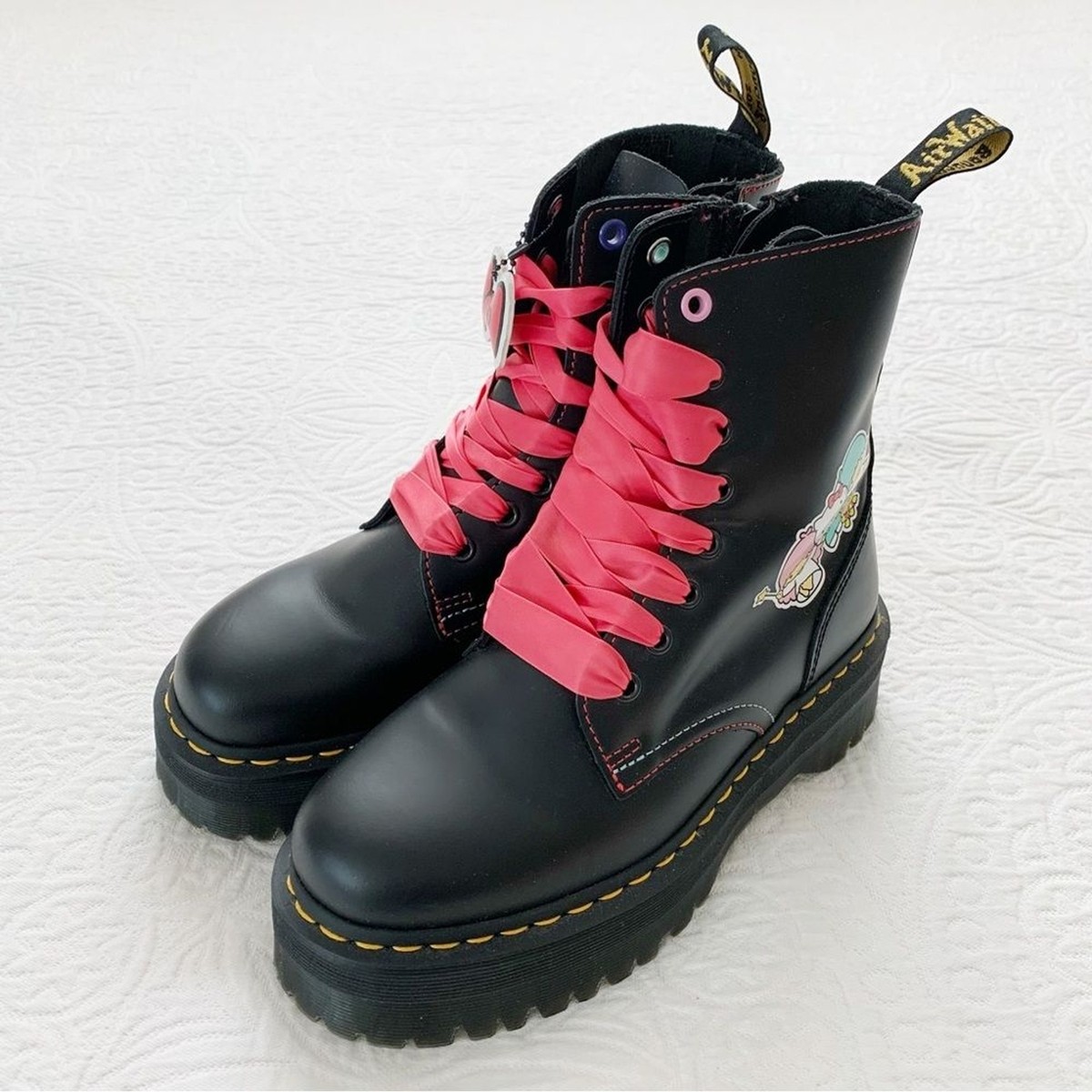 RARE Dr. Martens Hello Kitty & Friends Jadon Leather