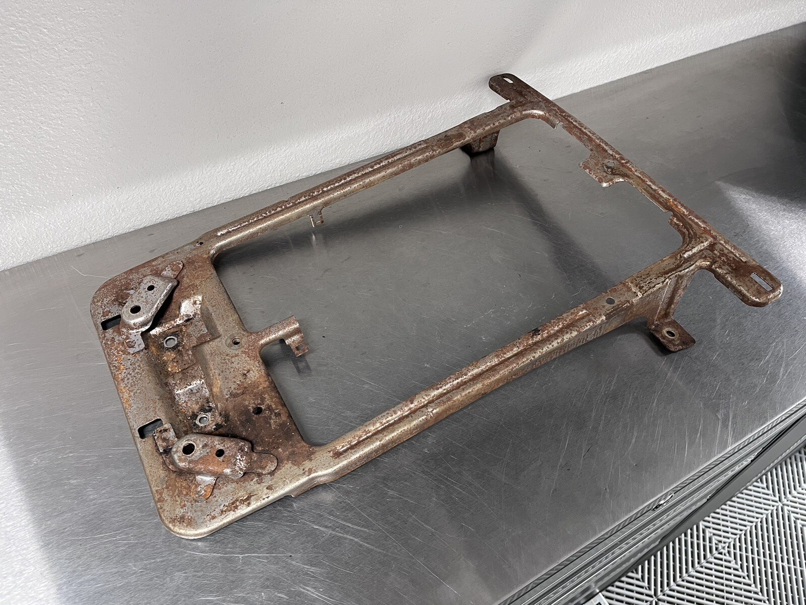 2003 2011 Honda Element EX Center Console Cooler Storage Arm Rest