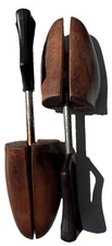 Pair of Red Cedar Rochester Shoe Tree Co. Adjustable Vintage Shoe Keeper Size 6