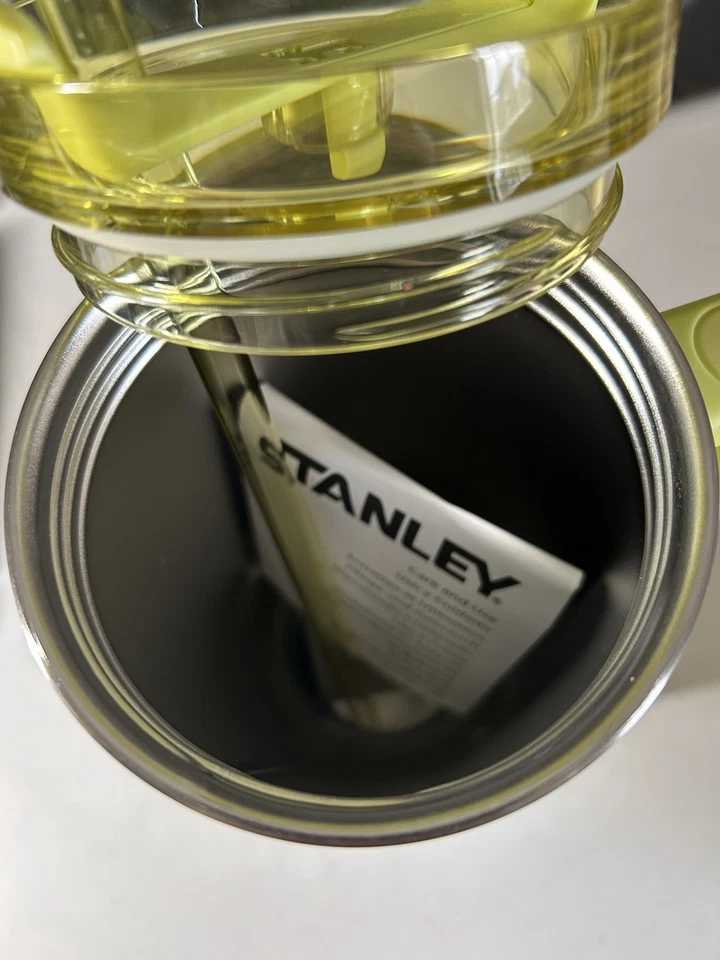 Stanley x Calia Quencher H2.0 Tumbler 40oz Yellow - Изображение 4 из 4